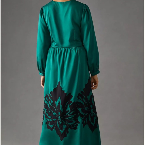 ANTHROPOLOGIE 1X NWT NIKASHA  EMBROIDERED SATIN DRESS GREEN MAXI - Picture 8 of 8